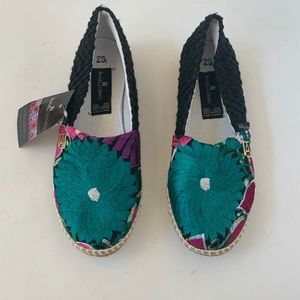Angel Lozano Embroidered Slip-On Shoes Sz 8 NWT